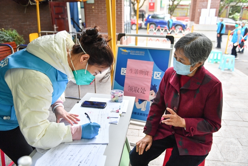 采取举措提供暖心服务,多项措施关爱老人