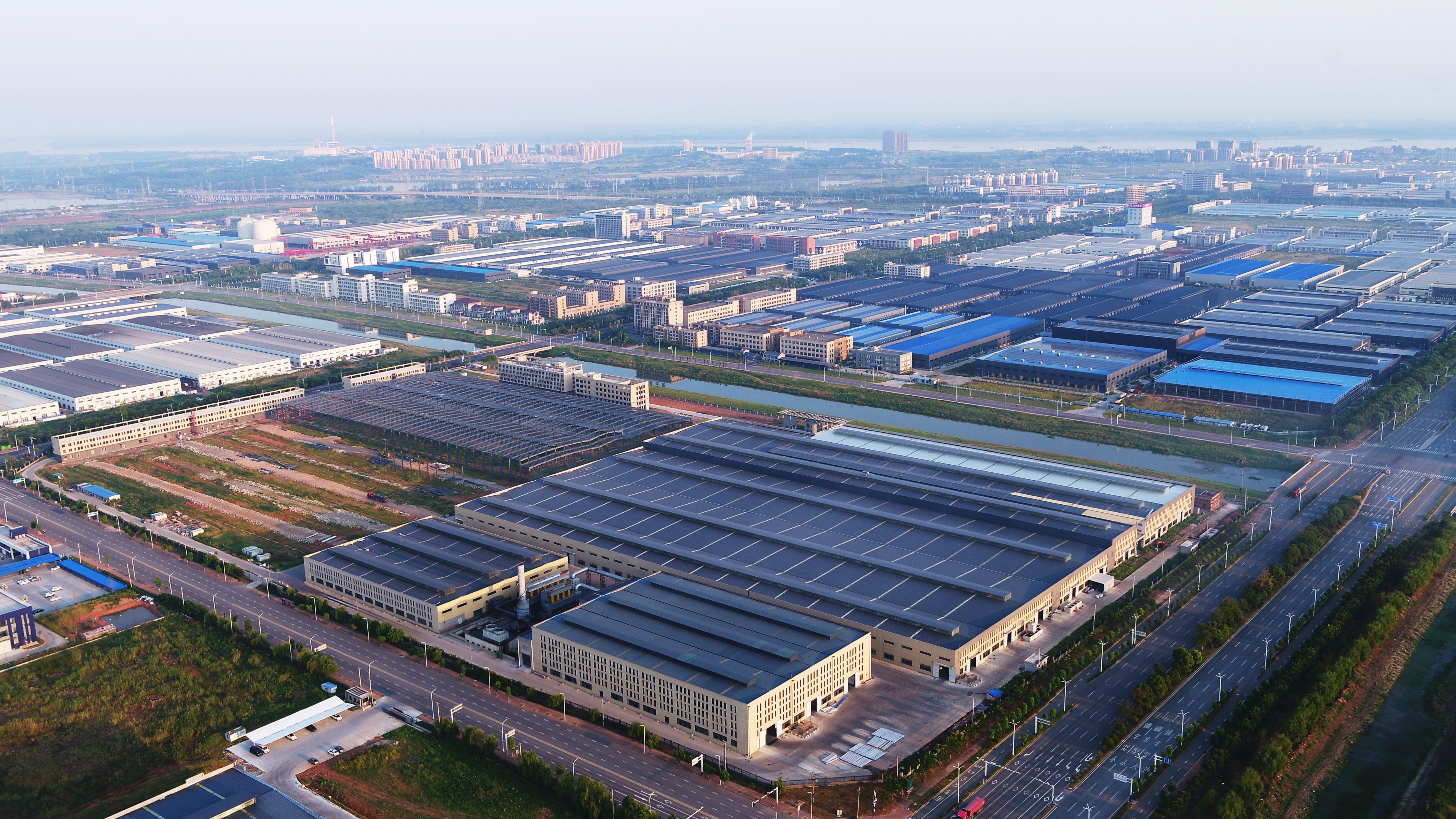 新华全媒辞旧迎新活力勃发,新华全媒迎丰收