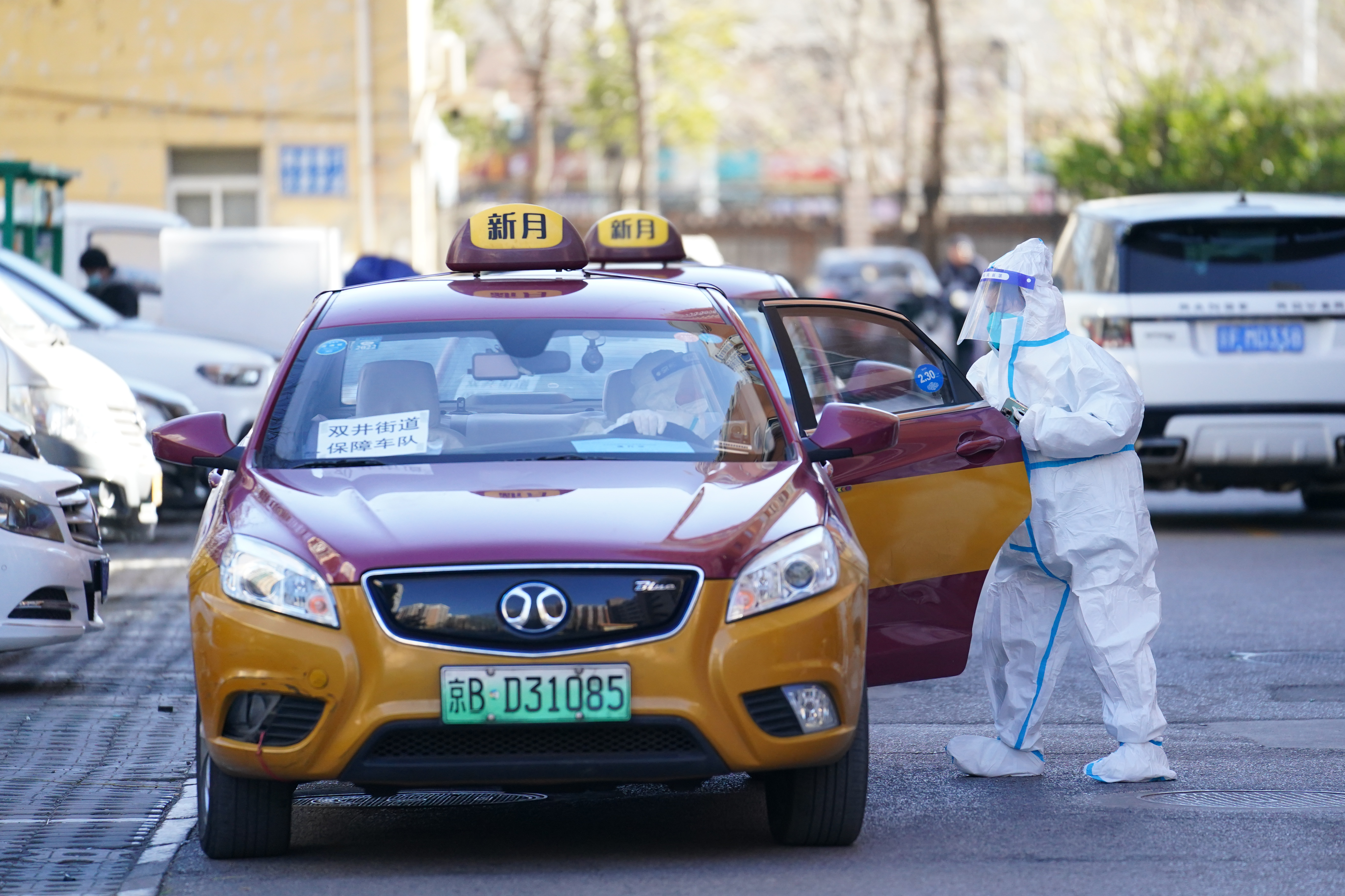 坚定信心坚决打赢疫情防控阻击战,我国疫情防控向好态势进一步稳固