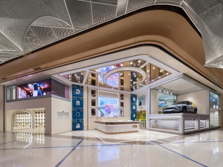 操作水力工厂、玩转特斯拉线圈……商场里开了个三层楼的沉浸式体验科技馆丨晨看展