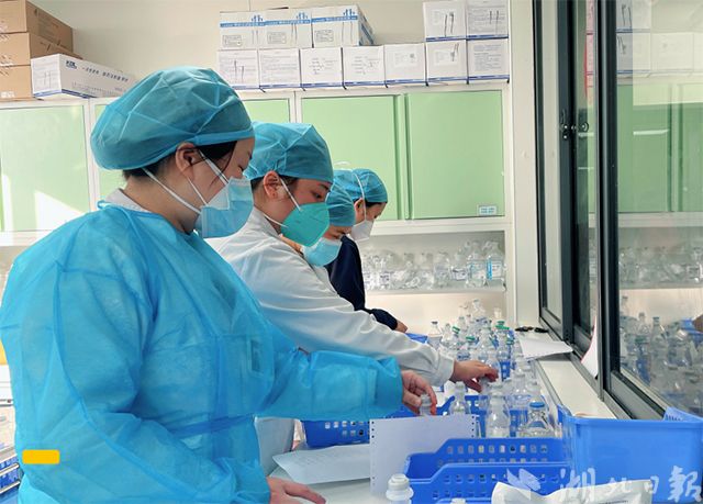 医护人员抗疫不畏困难,医护人员不畏生死抗击疫情