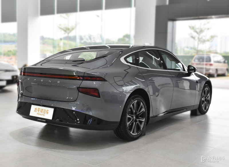 同级20-30万元纯电豪华轿车怎么选,想选一款空间好的车买它准没错