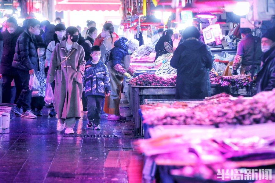 进入腊月门，“快递春运”海鲜唱主角！商家：高档海鲜遇“冷”，平价货更受欢迎