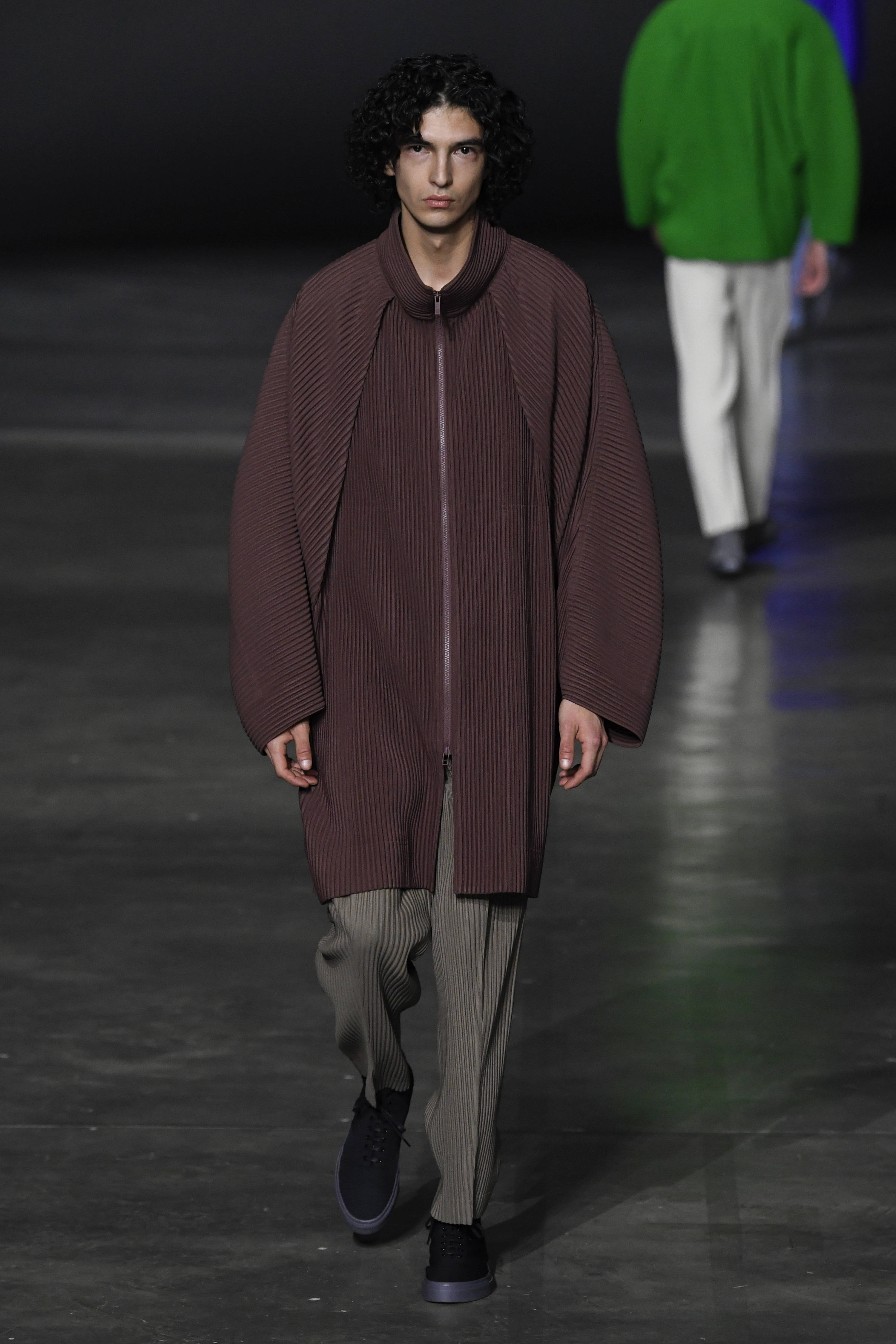 巴黎时装周2023男装秀场,2022夏季流行男装时装秀