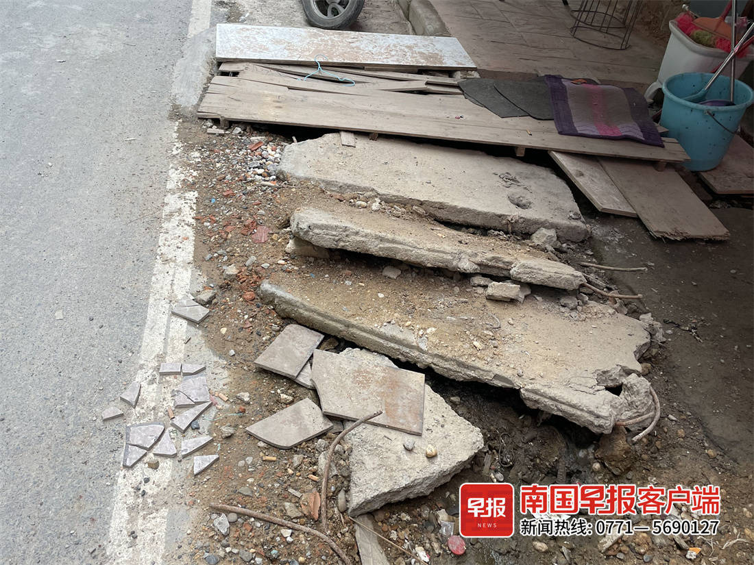 居民楼破损井盖,井盖破损无人修