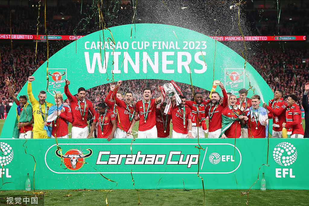 曼联时隔六年再夺冠军，主帅滕哈赫：下一个已经在路上了