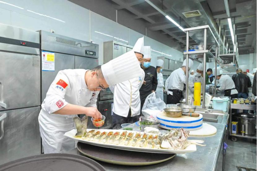 青岛红烧黄花鱼最好吃的做法,正宗青岛五香熏黄花鱼