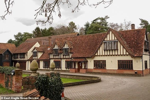 英国近400家酒店养难民，吃不到新鲜蔬果，当地居民抱怨一切都变了