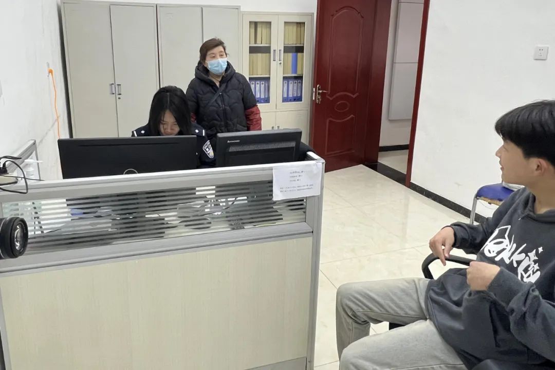 【我为群众办实事】周末不打烊！莒南公安集中为临考学生办理身份证业务