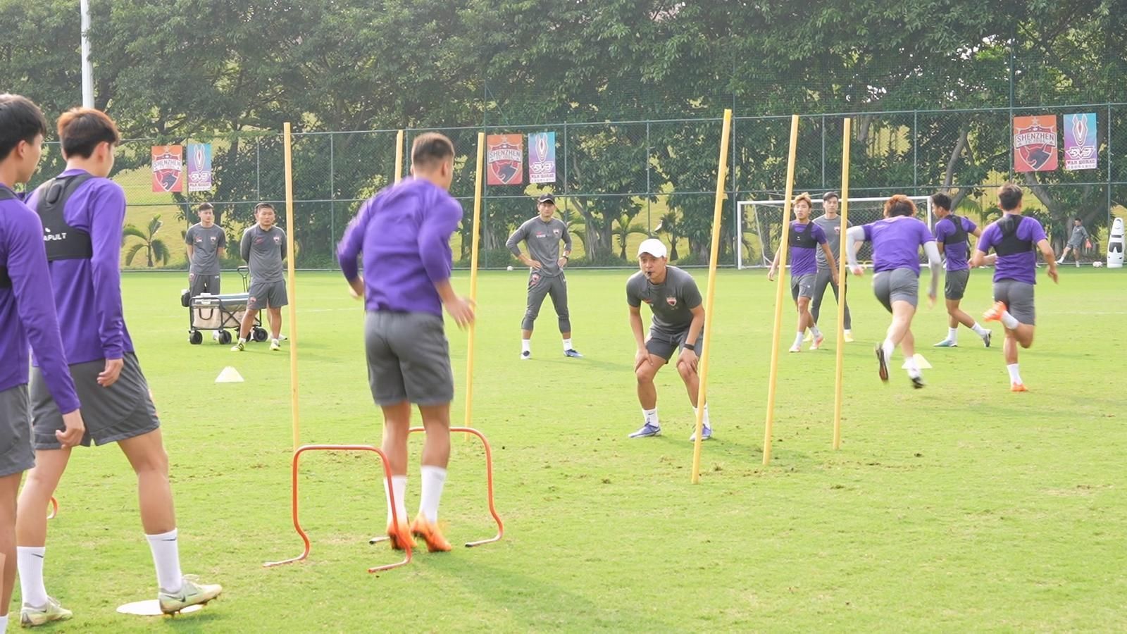 体检台|“全取三分回报球迷!”陈涛领衔,深足新教练组开放日亮相