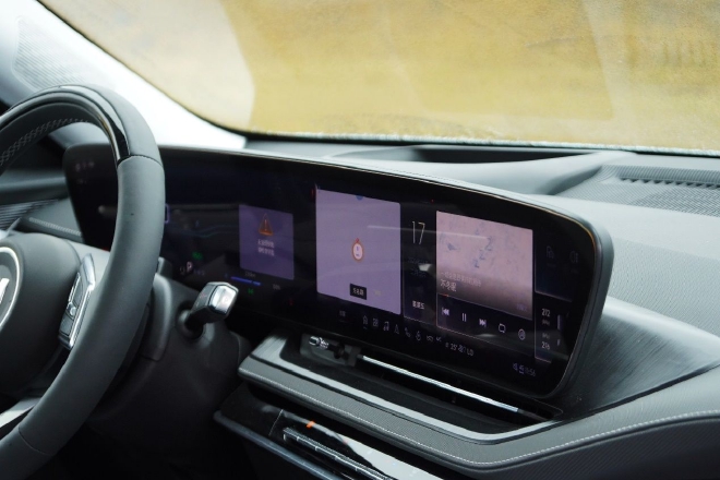 燃油车初次体验新能源车感受,燃油版混动版驾驶体验