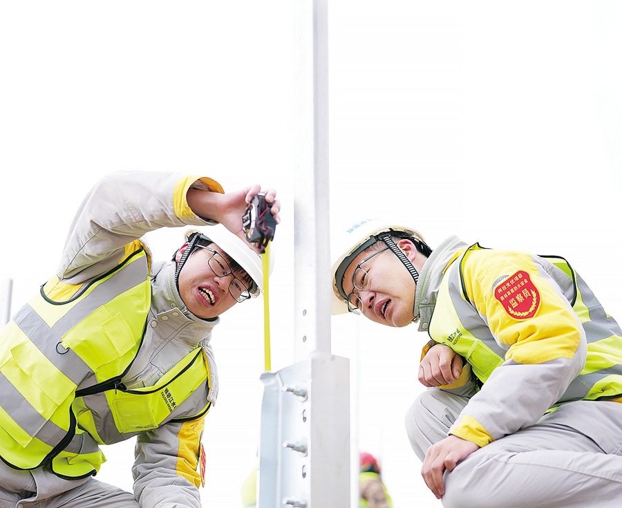 柯拉光伏电站修建的不利自然条件,追光高原