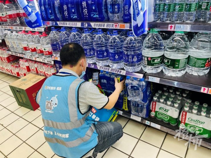 水没变，包装变大后为什么就好卖了？