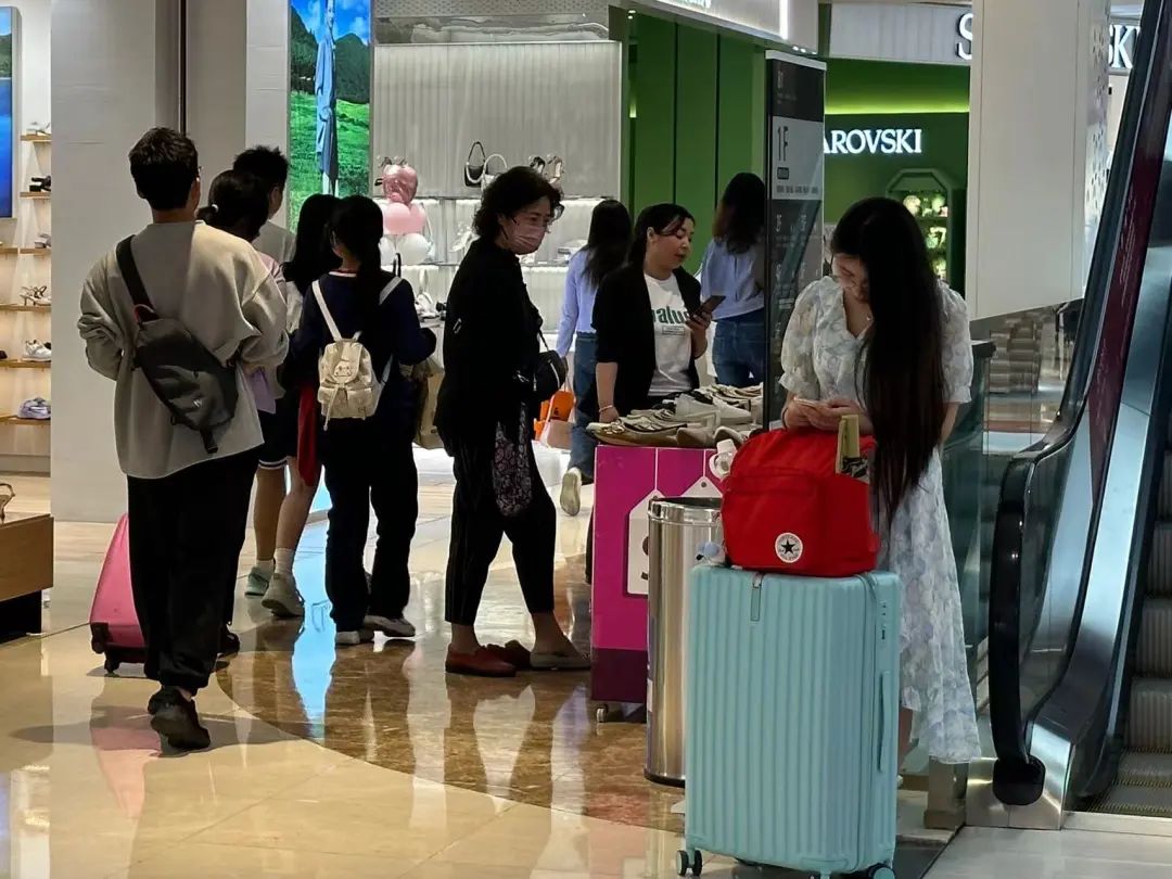 春节南京景区客流火爆,南京商场五一人流量