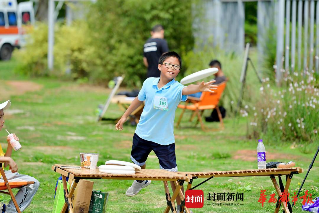澶忔棩澶滄櫄闇茶惀鎴愰兘,鎴愰兘澶忓闇茶惀