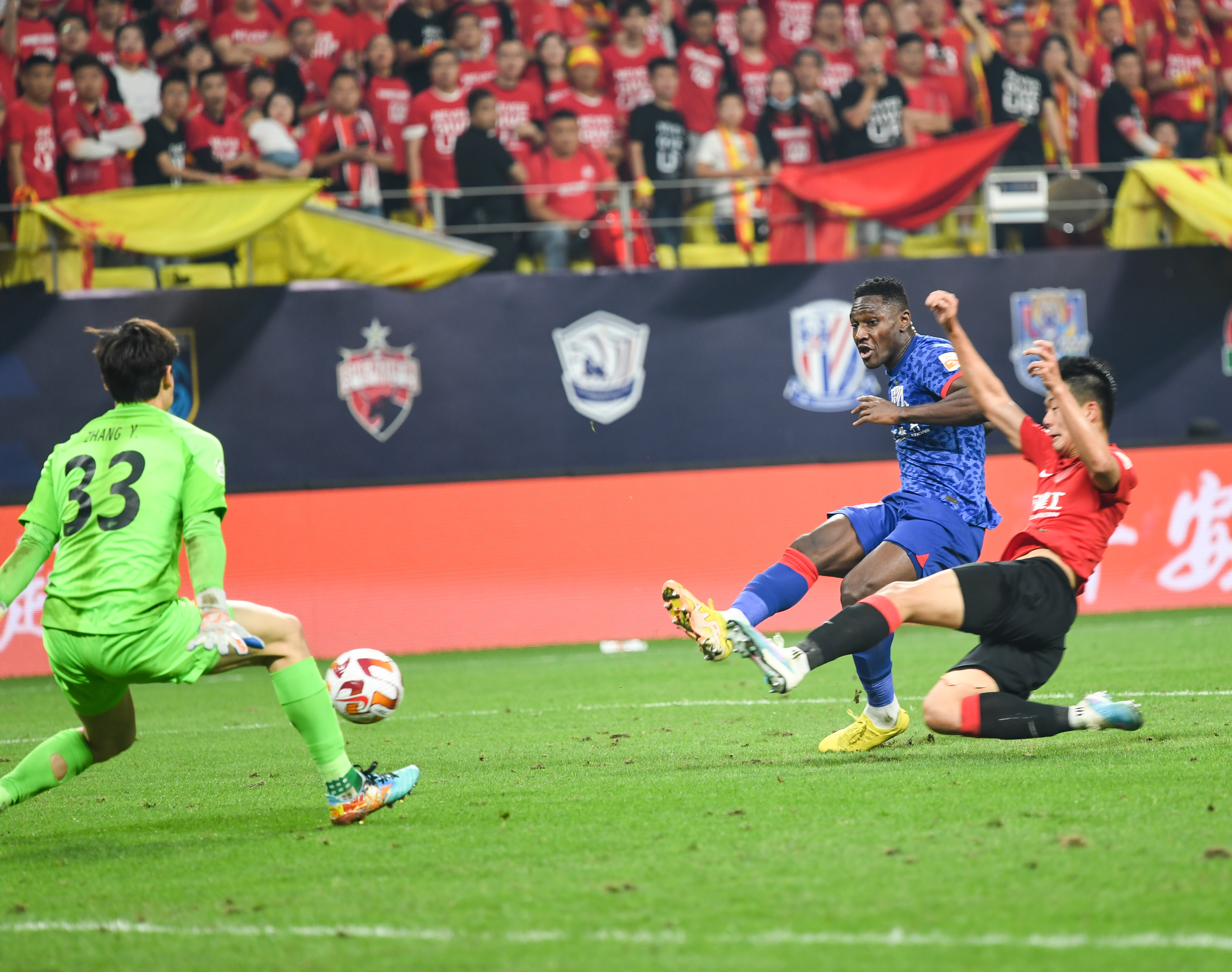 中超成都蓉城胜长春亚泰,中超上海申花0-2成都蓉城视频