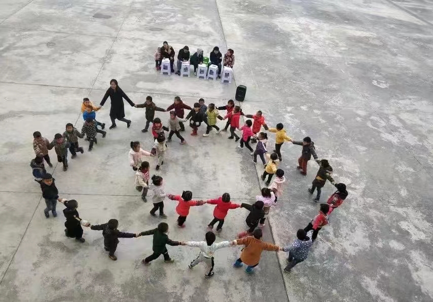 一天捐一座乡村儿童操场，数字技术让公益“加速度”
