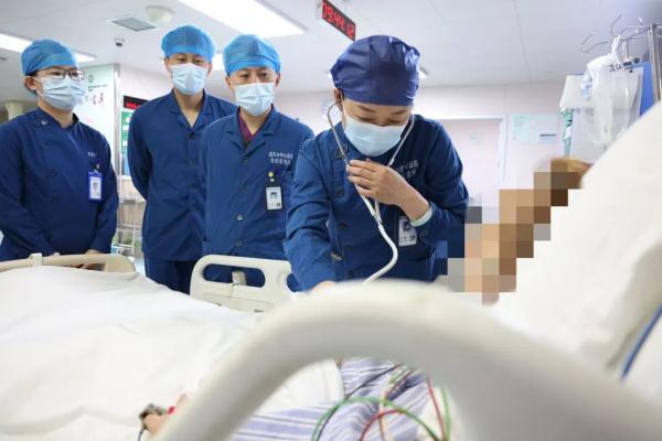 高烧不退39.5生命危险吗,高烧39.7一小时多还没退下去