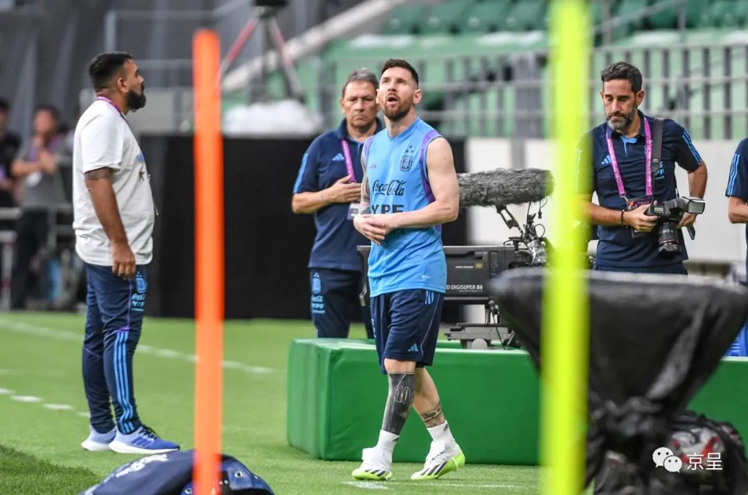 梅西亮相仪式震撼剪辑,曝梅西缺席阿根廷队训练视频