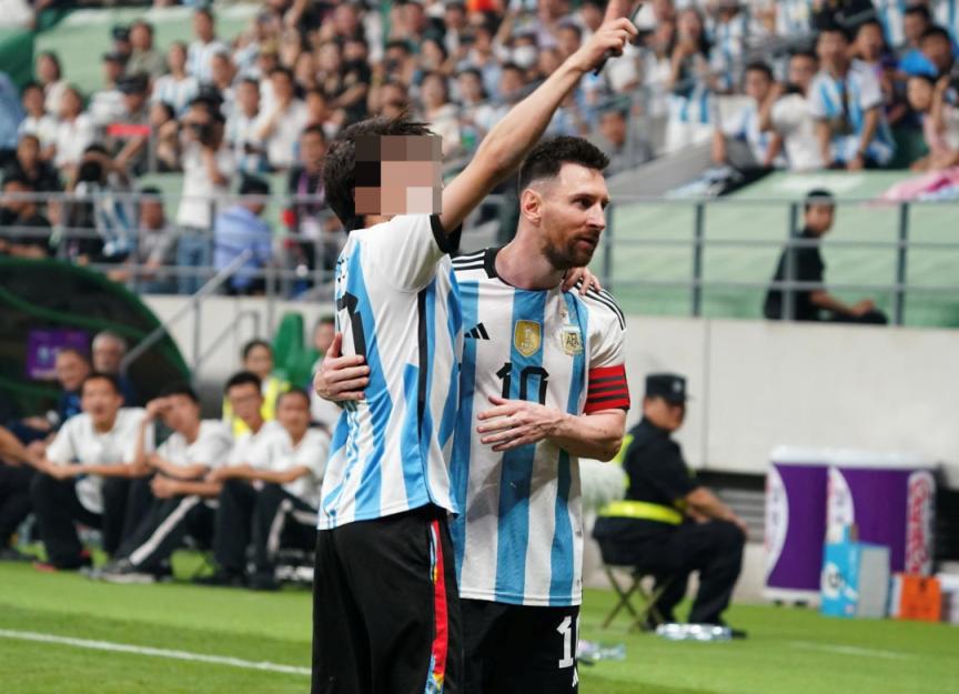 在工体获胜后，梅西发文！球迷深夜守候，外媒惊叹！