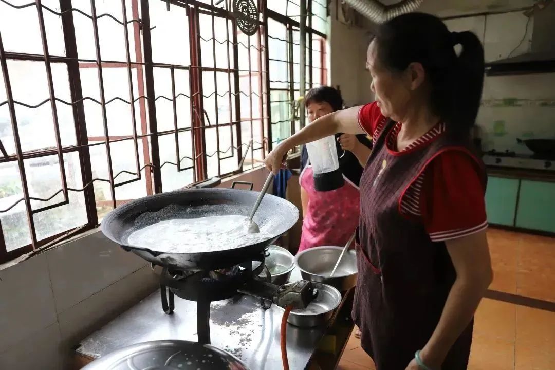 万江龙舟文化美食集市,万江龙舟美食节灯光