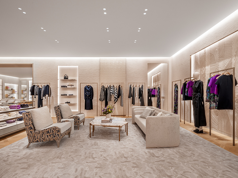 今日消费资讯：3家DIOR精品店在成都SKP正式开幕、飞利浦高效节能系列LED新品上市