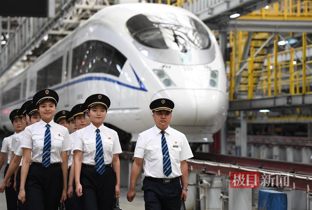 极目云探校武汉大学,东湖光电学校怎么样好进吗