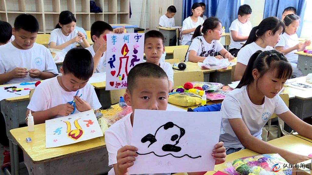 离堆小学：折纸绳艺作品喜迎成都大运会