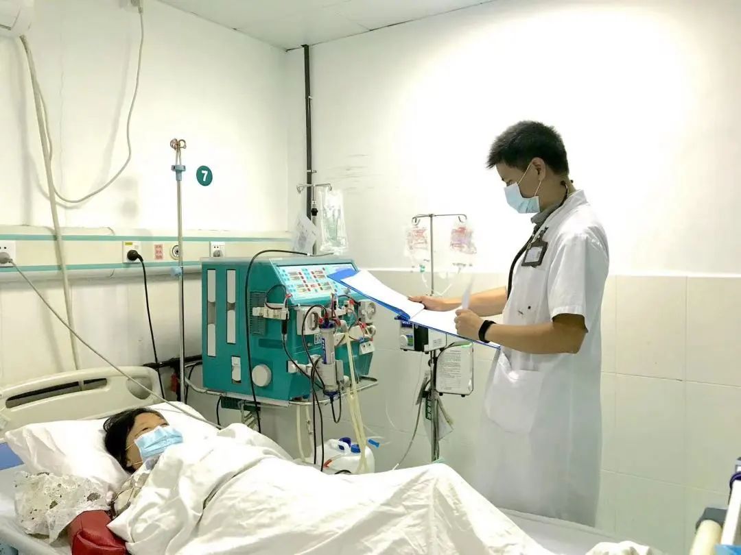 莫志宁：胆大心细“医二代”，敢于跟“死神”掰手腕