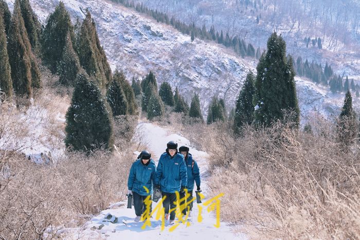 无人机触碰高压线事故,无人机飞越高压线