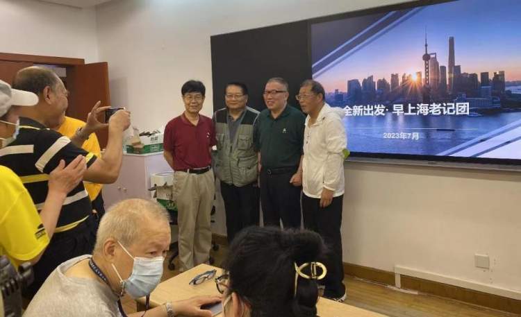 早上海头条㉞志愿者“老记”在周到平台连连发文收获大;梅花未谢,春花已浓;春天就要吃这些“鲜”味……