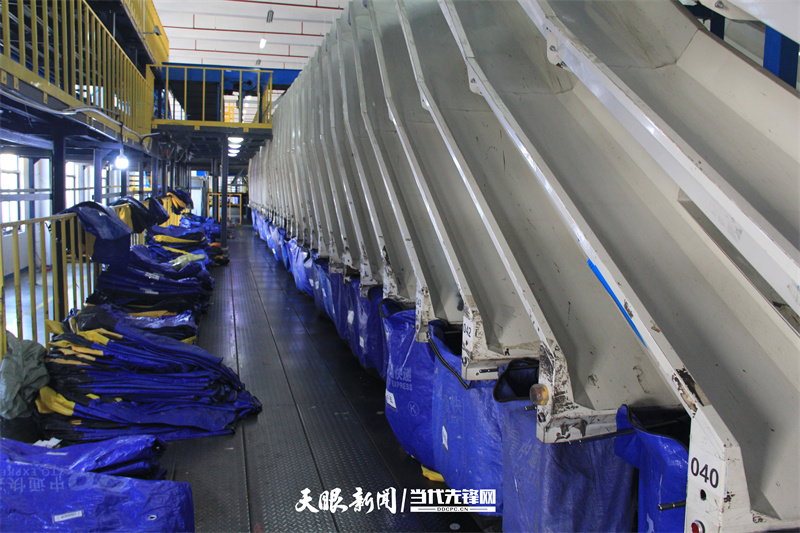 绿色快递包裹,绿色低碳快递